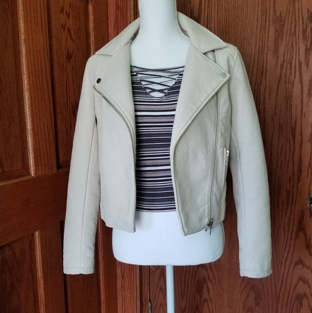 NWT - Forever 21 Faux Leather  Biker Jacket - Picture 2 of 12